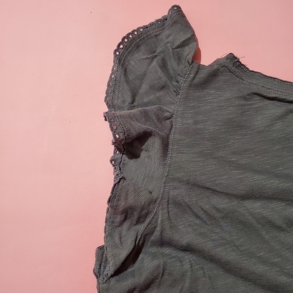 Hollister Grey Knit Top Eyelet Lace Ruffles Super Cute Preppy - Picture 8 of 8
